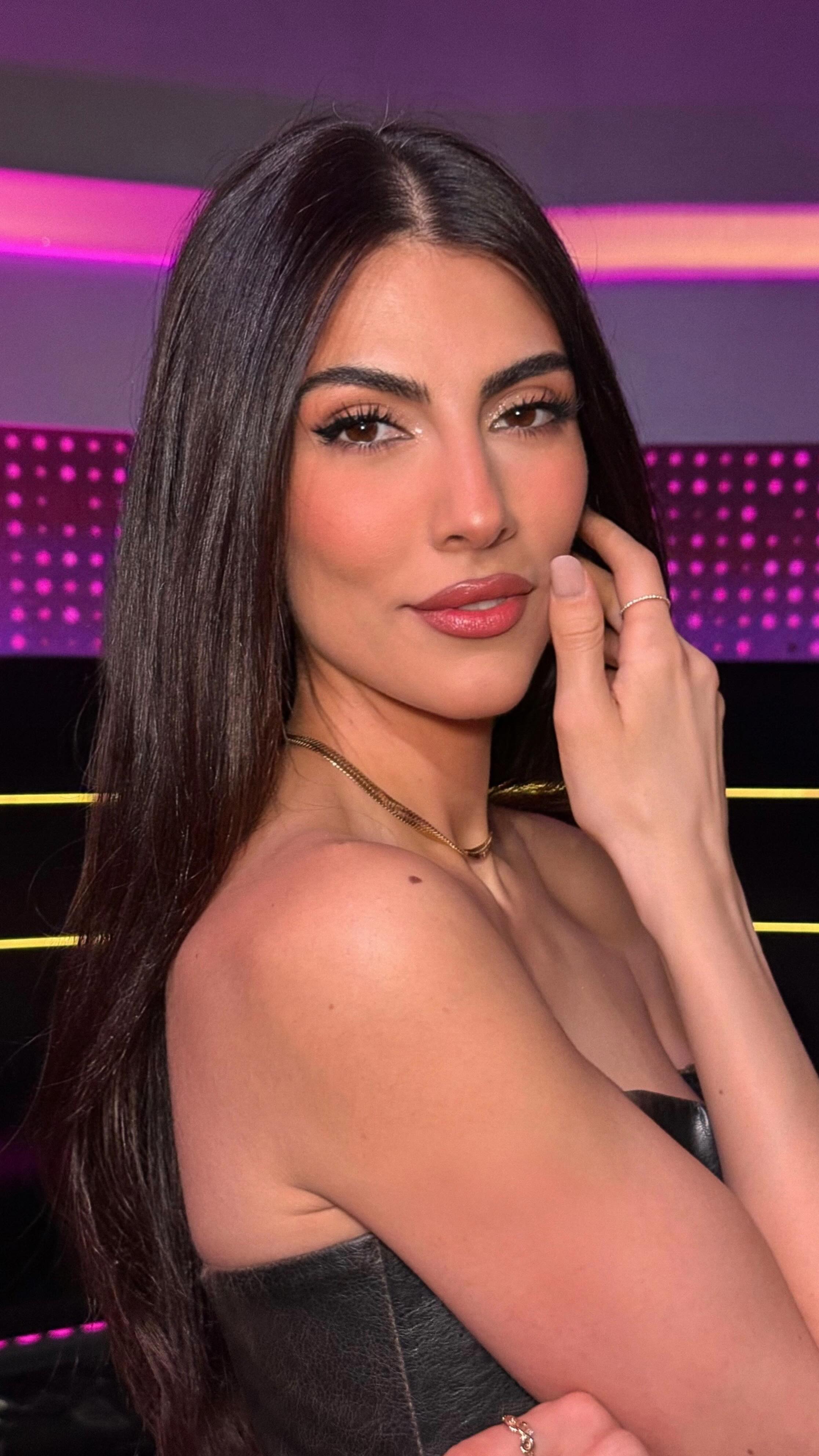 Instagram post by @giuliasalemi for Overskin. Caption reads: perfect makeup, perfect day💄

Novità @overskin 
•....