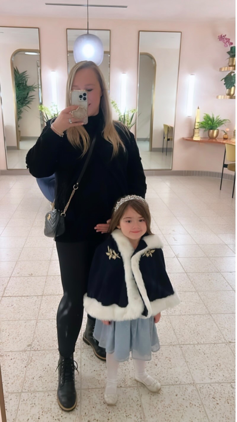 Instagram post by @rachel_marrero for Disney On Ice. Caption reads: 🚫GIVEAWAY CLOSED🚫 
We are so excited to have....