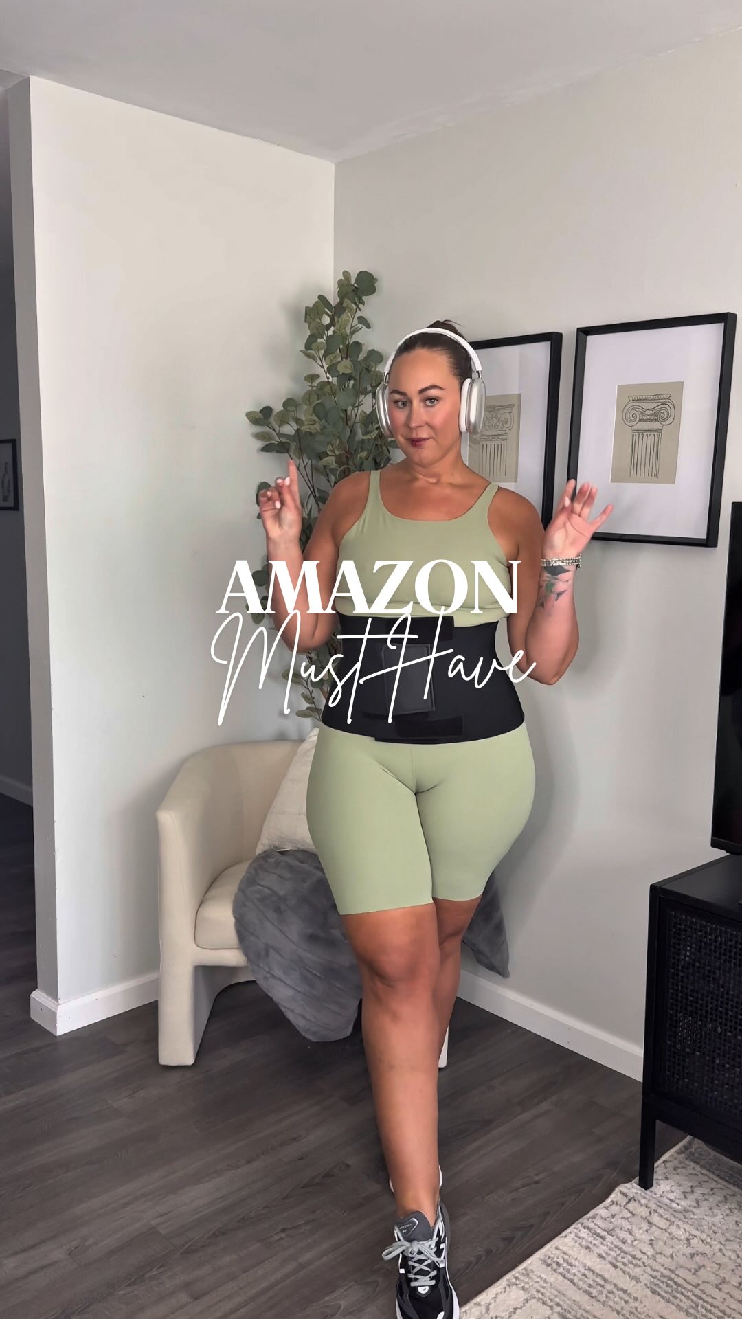 Instagram post by an influencer for Feelingirl. Caption reads: [...] code ✨🌸 Amazon find from....
