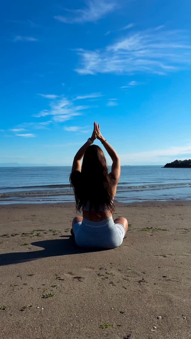 Instagram post by @kasiaoleskiewicz for Carpatree. Caption reads: 🩵🐚🩵

Komplet YASMINE @carpatree....