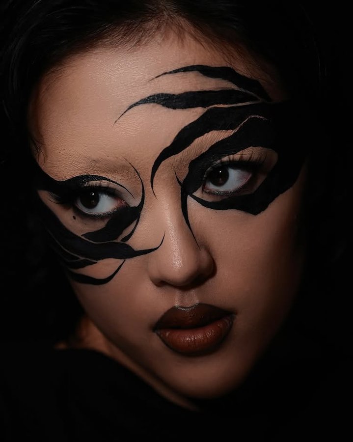 Instagram post by @shiyao.miya for RCMA Makeup. Caption reads: Shadow
.
.
.
.
.
- Base -
@saiebeauty - Airset....