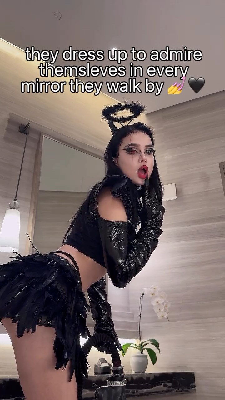 Instagram post by @jedydeady for FANTASMAGORIA. Caption reads: top by....