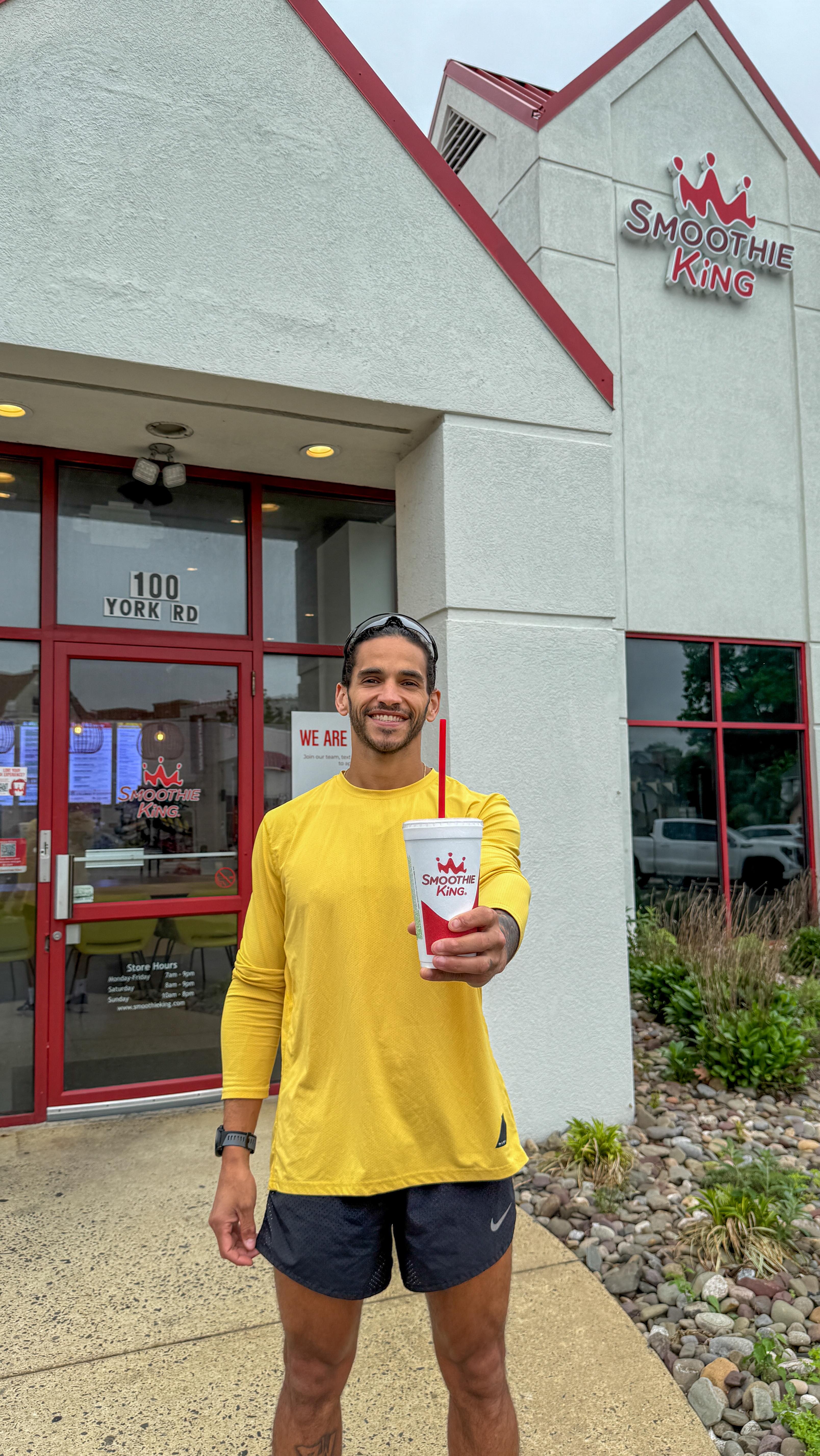 Instagram post by @kellenrunsphilly for Smoothie King. Caption reads: Fuel your summer training plans with the....