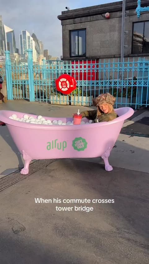 Instagram post by @aoifeofarrell84 for air up. Caption reads: acting natural and chill though @airup ad.