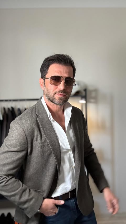 Instagram post by @erdemosmann for Memo Paris. Caption reads: Ben buna kirpik teoremi diyorum 🤷🏻‍♂️ #reklam....