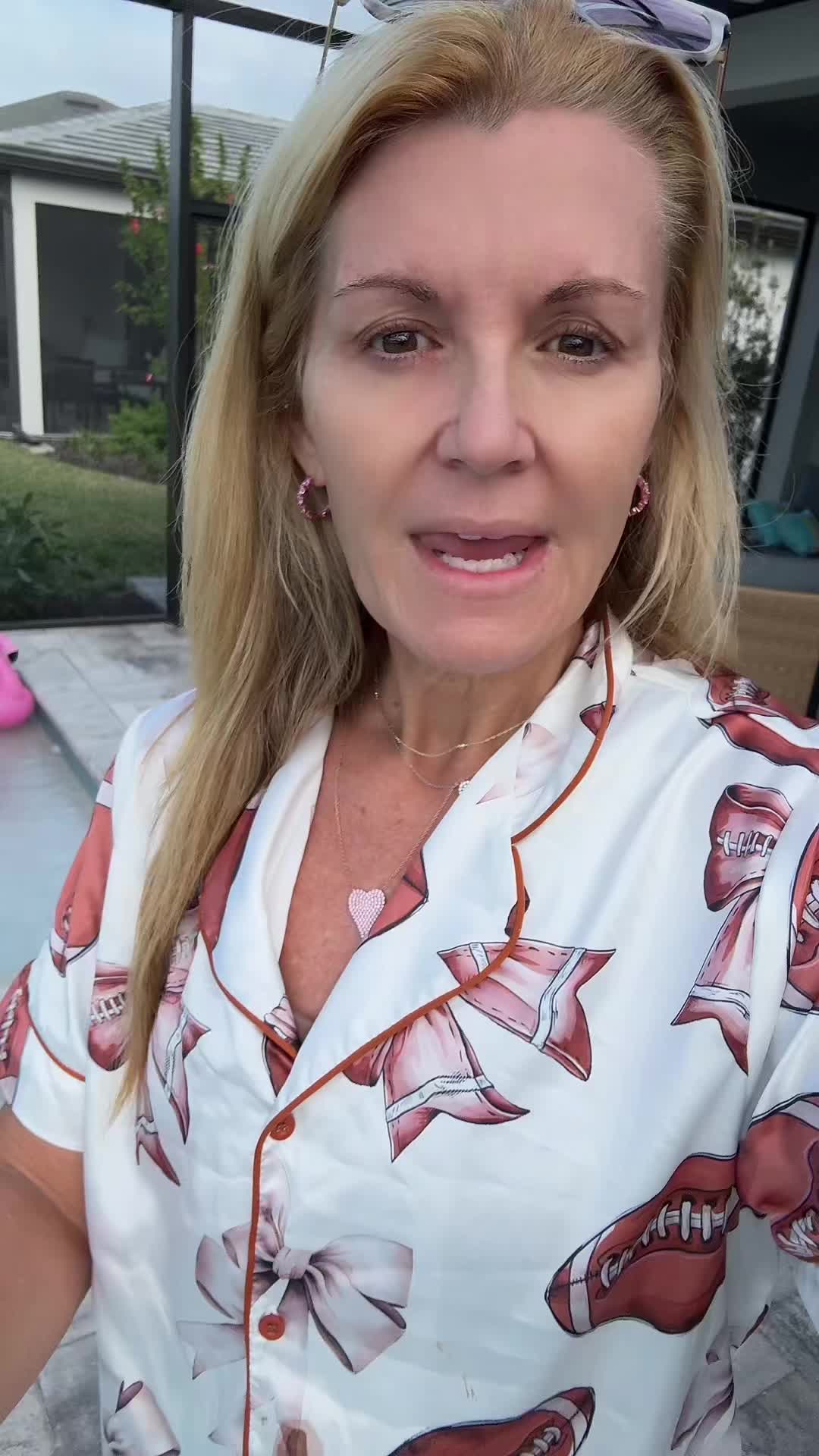 TikTok post by @coachorem for SheShow. Caption reads: [...] me out and like, comment, and repost.....