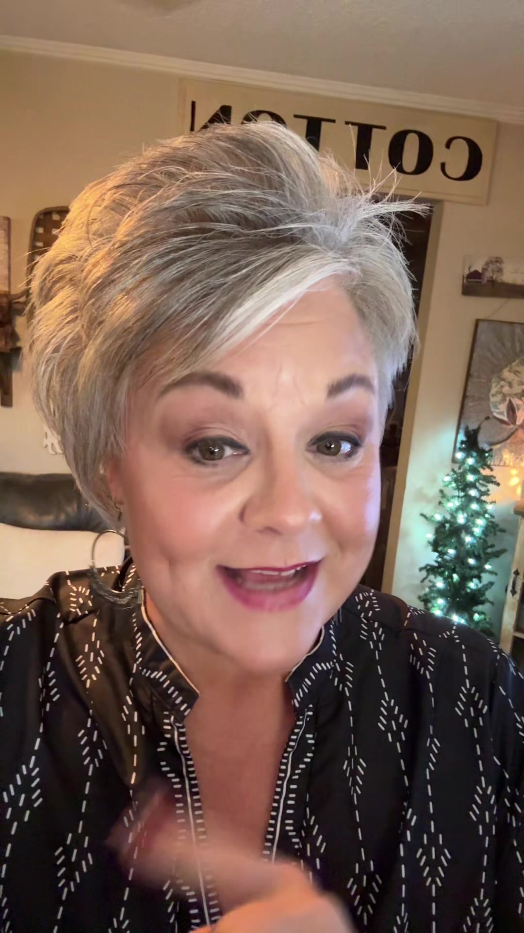 TikTok post by @heatherohlman for Scentiment. Caption reads: [...] #homefragrance #diffuser #homescents....