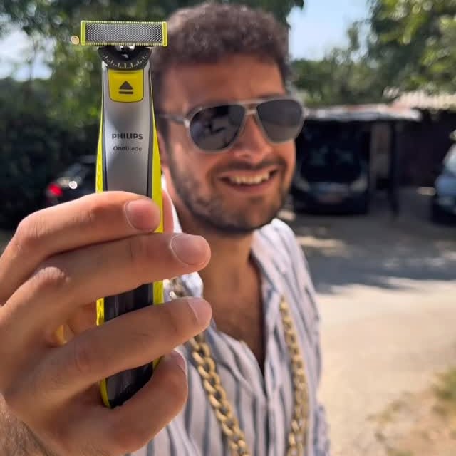 Instagram post by @1covek for Philips. Caption reads: Philips OneBlade - светска работа! Секогаш тука да....
