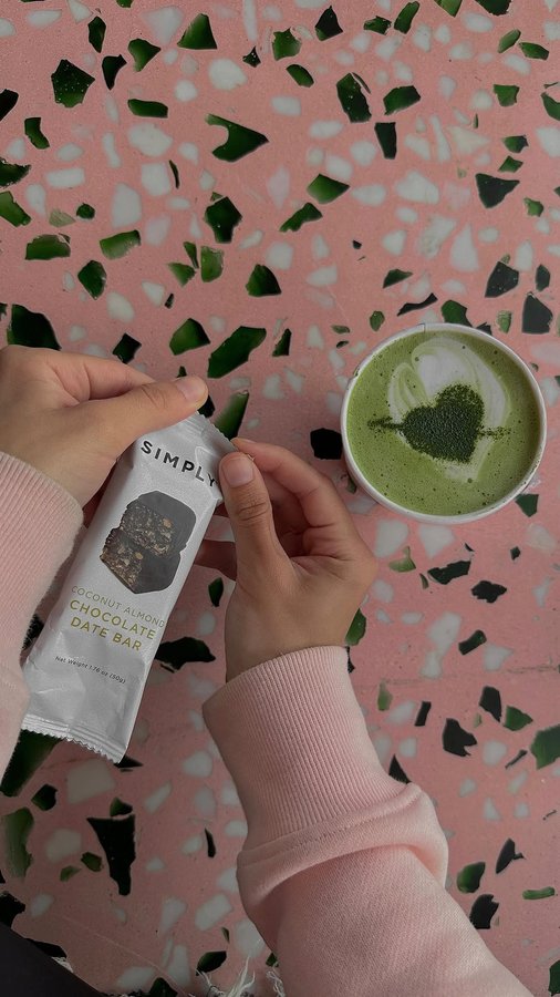 Instagram post by @laahozaa for Simply Gum. Caption reads: i’m so excited about this product from @simplygum....