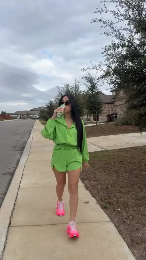 Instagram post by @heyitsrubee for GORGIE. Caption reads: #ad With everyone setting New Year’s resolutions,....