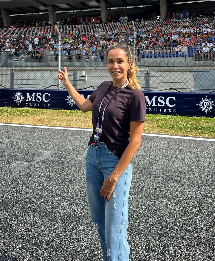 Instagram post by @andrea.m.schlager for CUPRA Österreich. Caption reads: #ad 🚨wer will zur F1?🚨Cupra und ich haben 2x2....