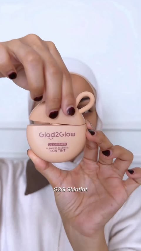 Instagram post by @st.srh for Glad2Glow Malaysia. Caption reads: If you ask me what’s the best affordable skin....