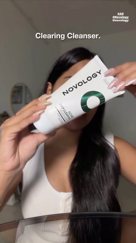 Instagram post by @charlieparashar for Novology. Caption reads: Found the perfect face wash for acne-prone +....