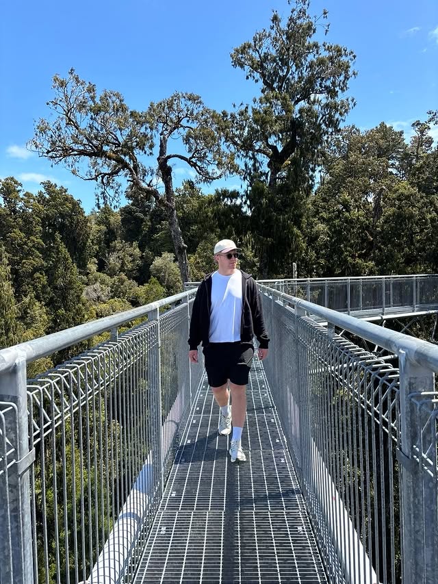 Instagram post by @seanwithy for I Love Ugly. Caption reads: [...] the backyard in comfort thanks to @iloveugly....