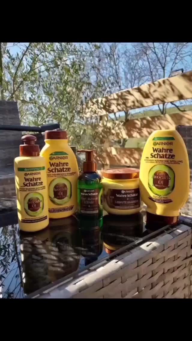 Instagram post by @lena_mina__ for brandsyoulove.de. Caption reads: #curlrevivalelixir #haircare #wahreschätze....