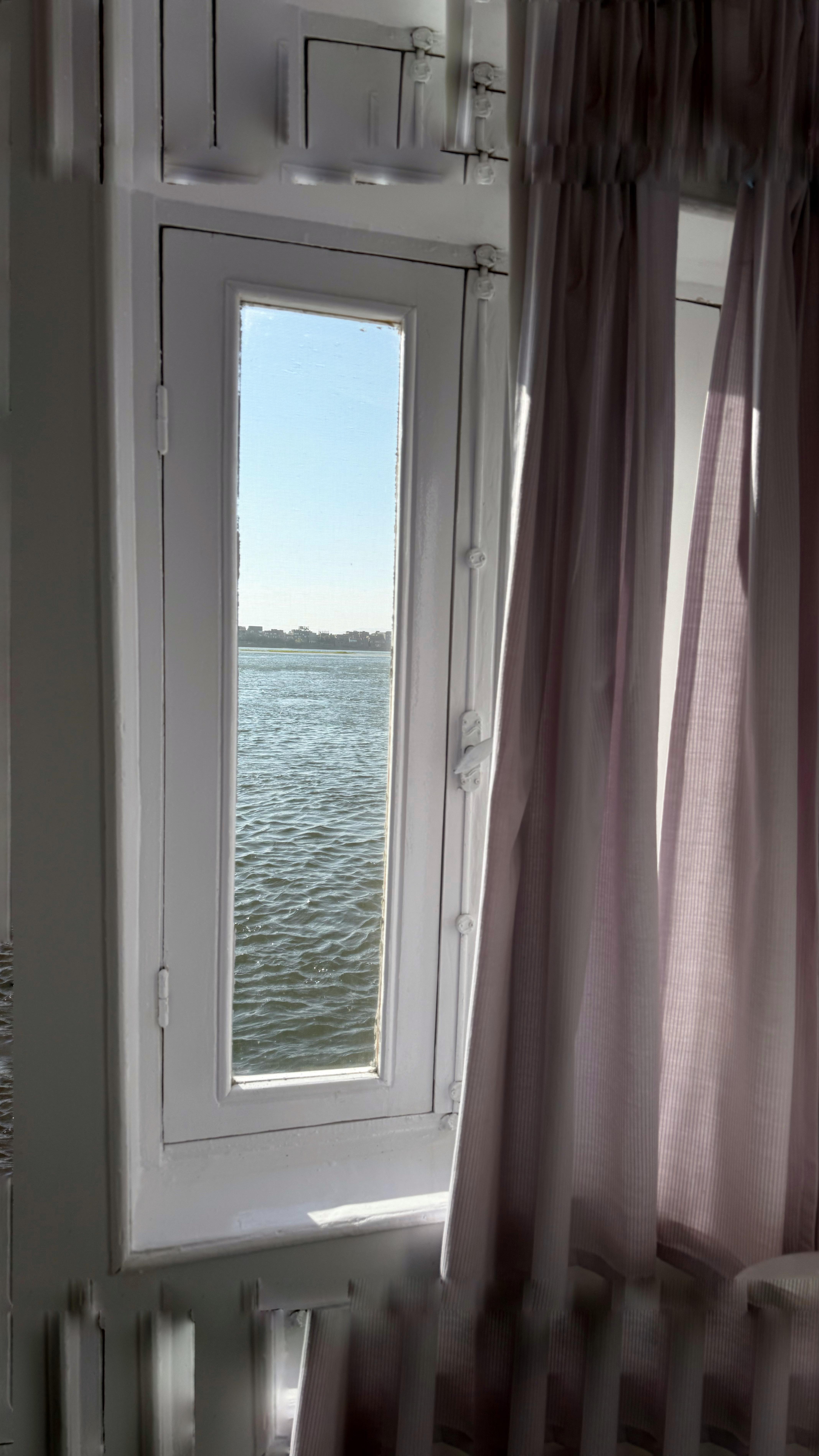 Instagram post by @elie.rtl for Balmain. Caption reads: [...] it’s not the most perfect summer bag!!....