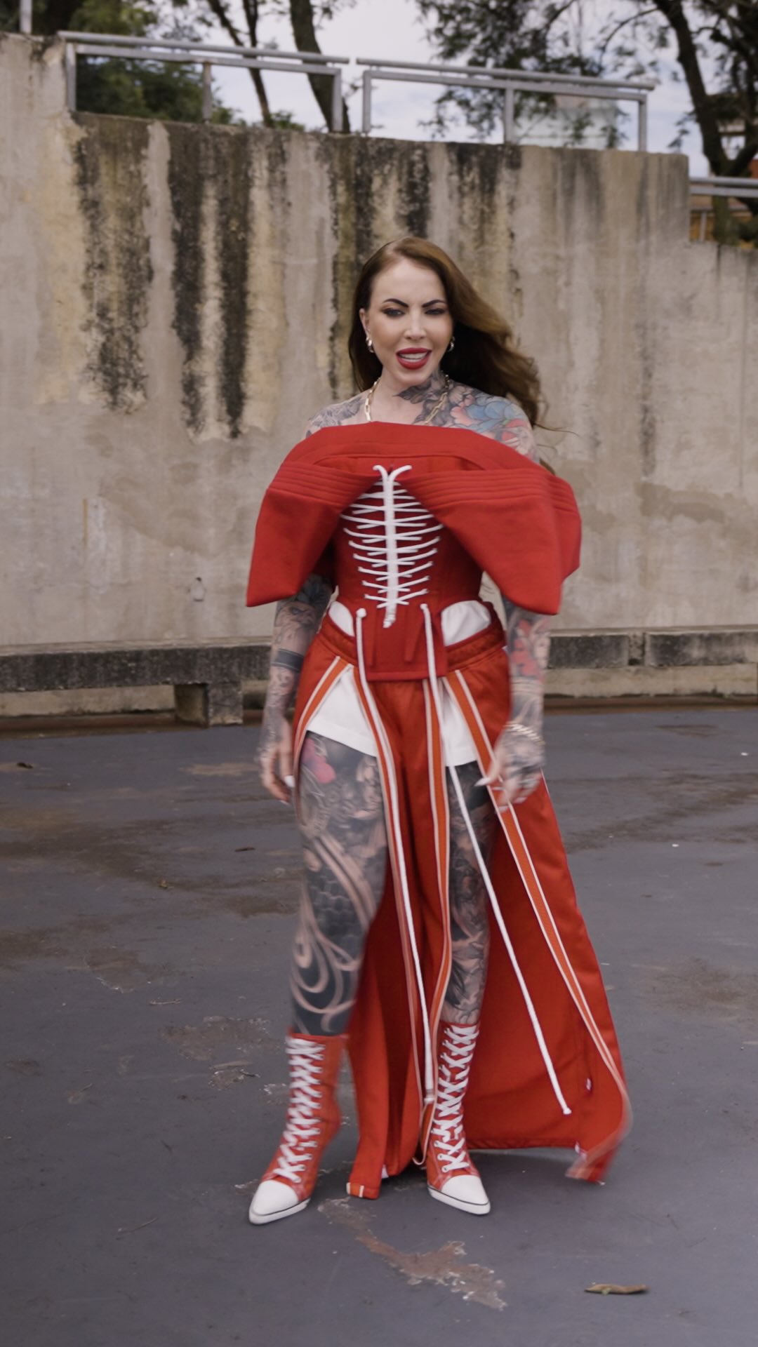 Instagram post by @mrs.jojo.robinson for Showmax. Caption reads: Some bring the tea while Jojo brings the gold.....