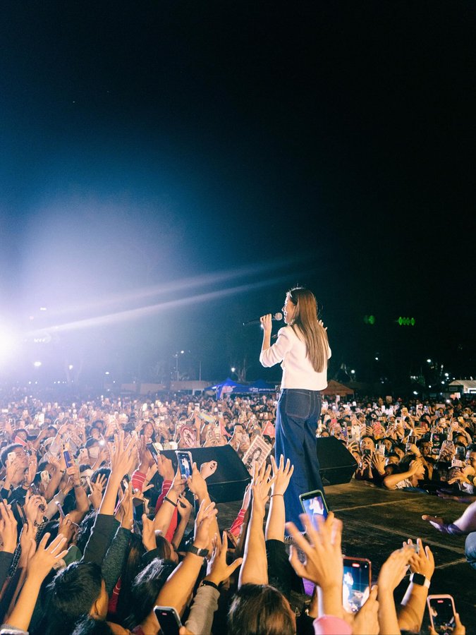 Instagram post by @belle_mariano for Sunsilk. Caption reads: Lights, camera, lugay! Just smooth, fragrant, and....