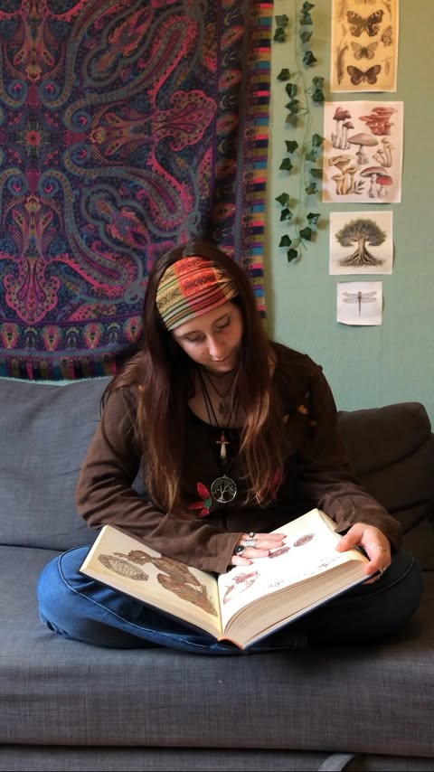 Instagram post by @nymphea_waterlily for Hungry Minds. Caption reads: [...] fascinating and useful book I own....