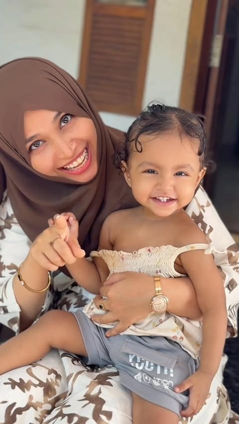Instagram post by @mah_fida_ for Himalaya Babycare. Caption reads: #ad #sponsored #paidpartnership Himalaya Baby Ghee....