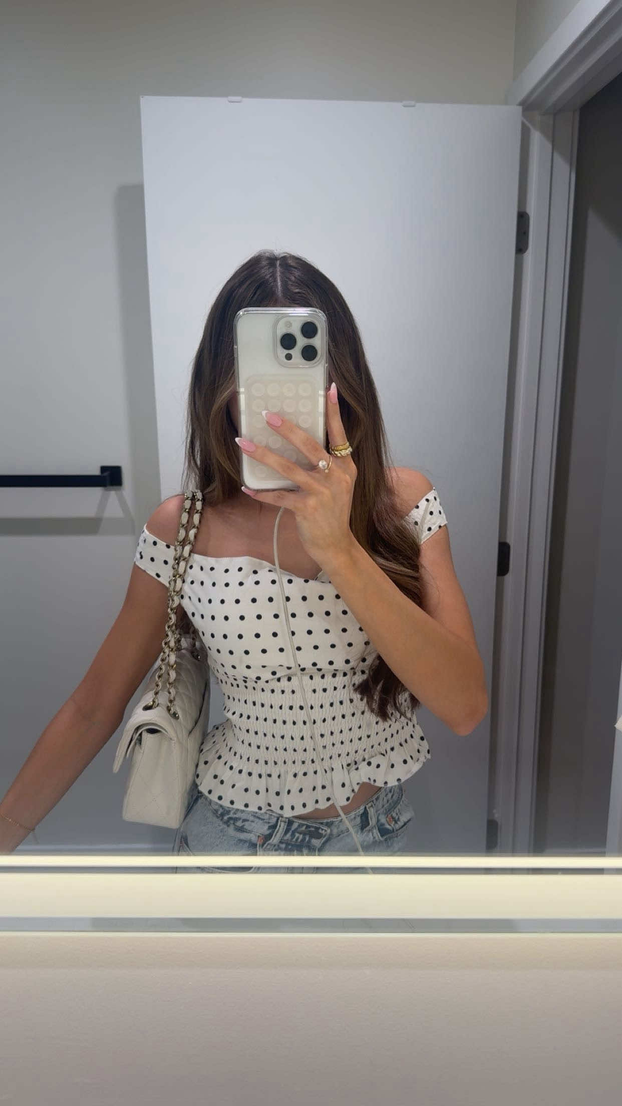 TikTok post by @lindceybeautyy for FoxyBae Hair. Caption reads: my LIFESAVER💖 @FoxyBae Hair on SALE RN btw!!....