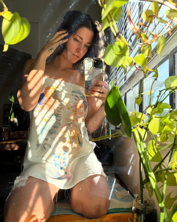 Instagram post by @laurenruthward for Bandcamp. Caption reads: happy #bandcampfriday ♡ first link in ze bink.