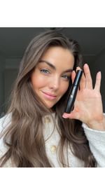 Instagram post by @vendelasvensson for SENSAI Cosmetics. Caption reads: How I do a natural and glowy make-up look with my....