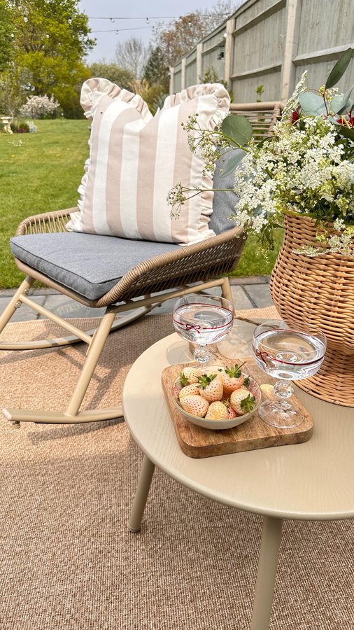 Instagram post by @lifeat_rosecottage for The Rugs. Caption reads: Don’t you just love the earthy , natural look of....