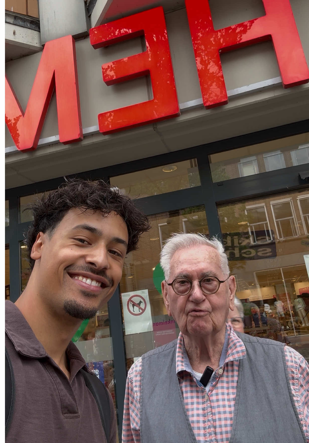 TikTok post by @jayalvares for HEMA. Caption reads: AD | Opa 86 🤝🏽 Skibidi school @HEMA #vj #fyp....