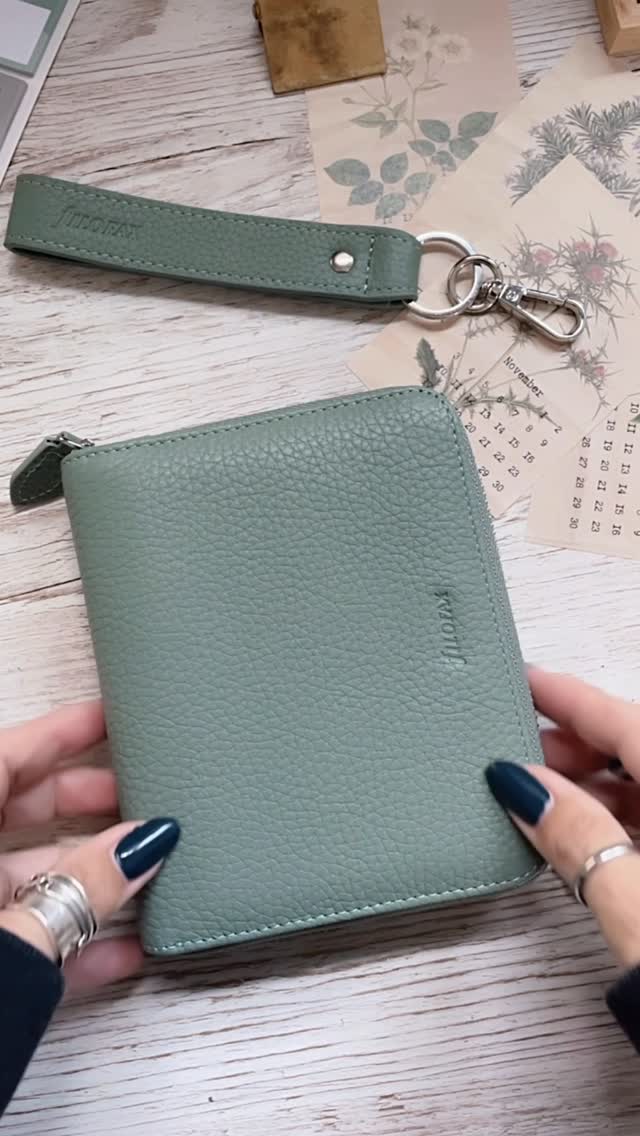 Instagram post by @marsiabramucci for Filofax. Caption reads: Look who is here!!! The new zip pocket Norfolk in....