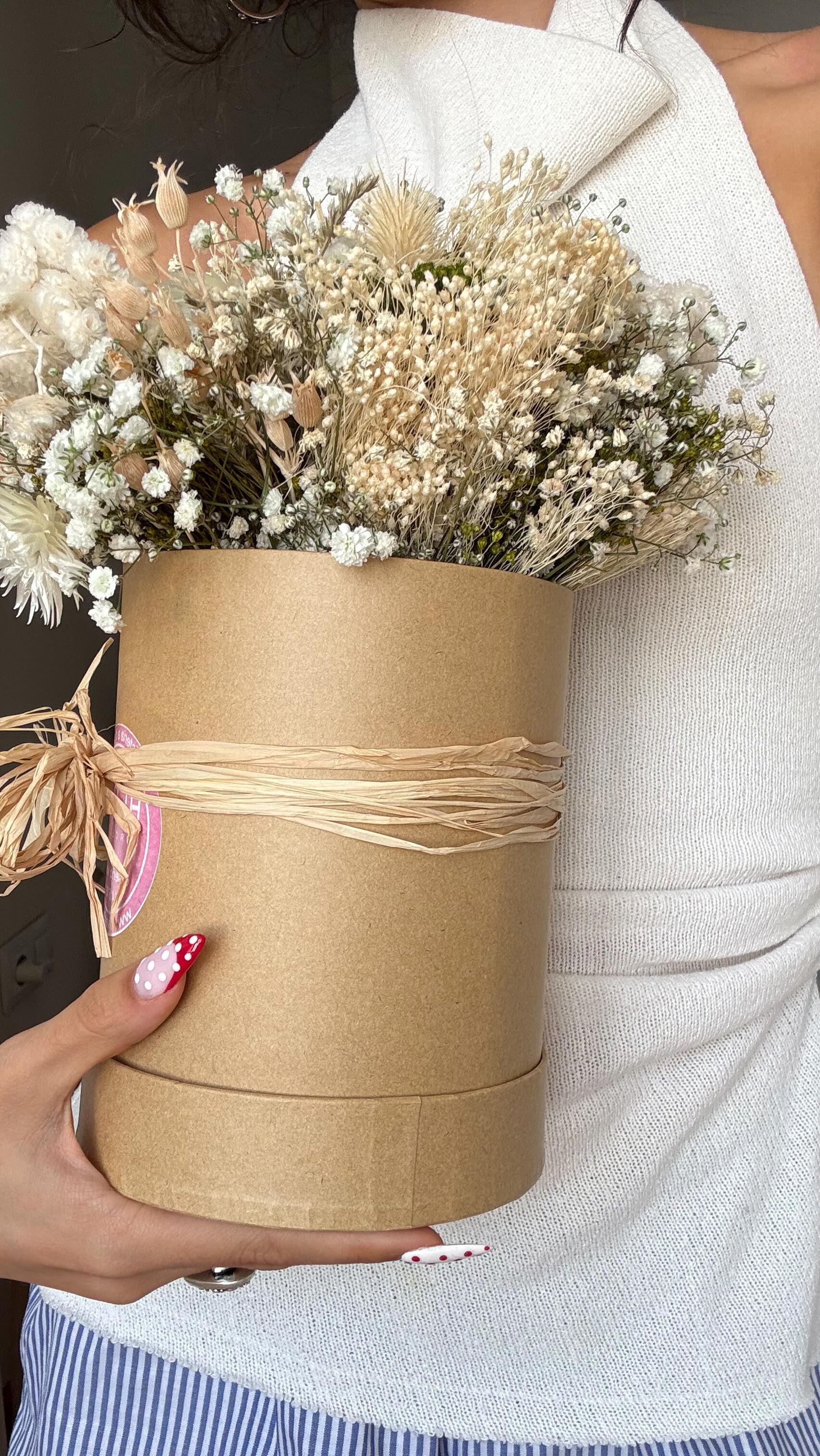 Instagram post by @martaperezluque for Mystic Store. Caption reads: [...] my mood for the day
all tees from....