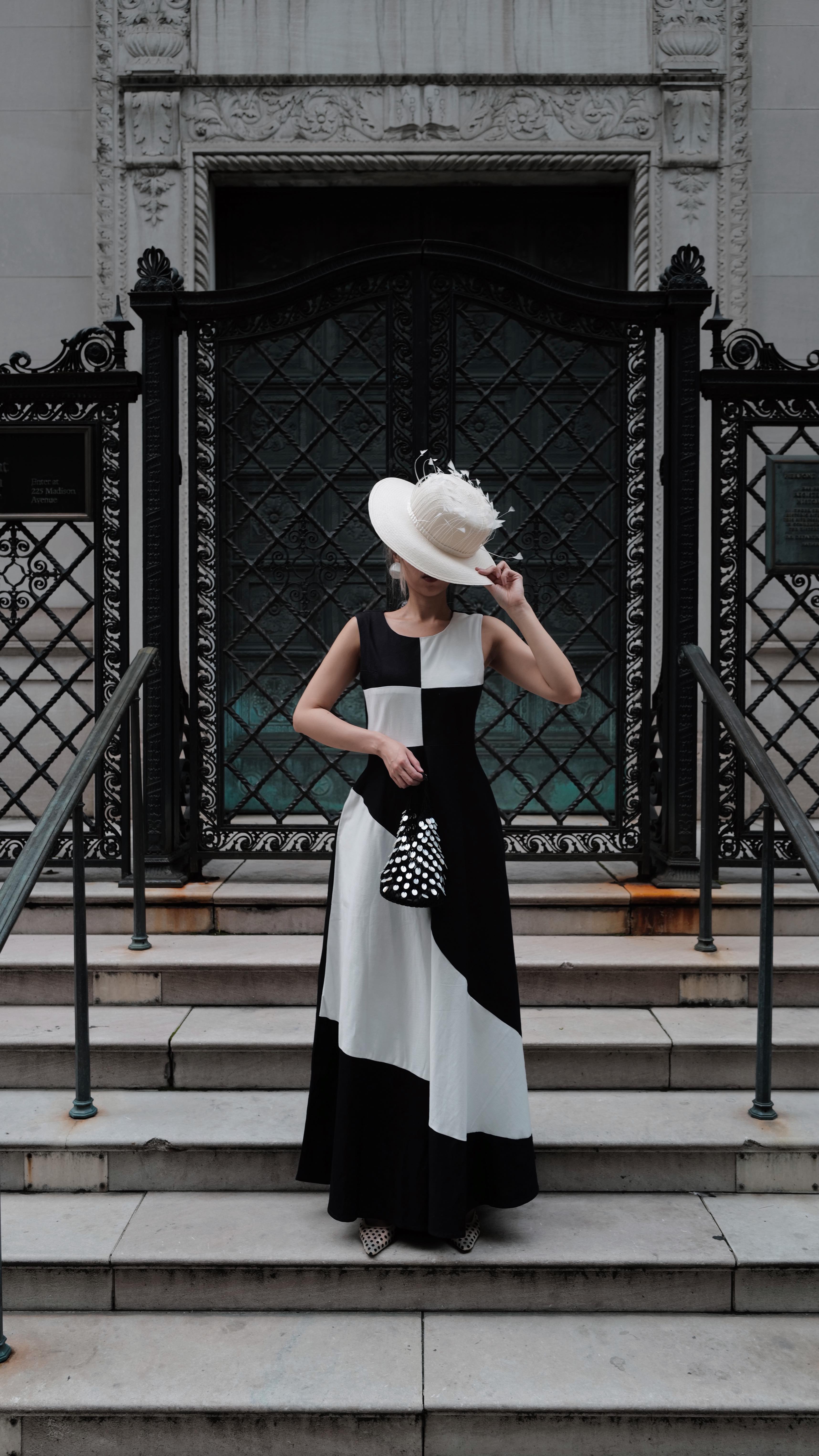 Instagram post by @cathyhoo for 260 Sample Sale. Caption reads: On the hunt for the perfect summer dress for my....