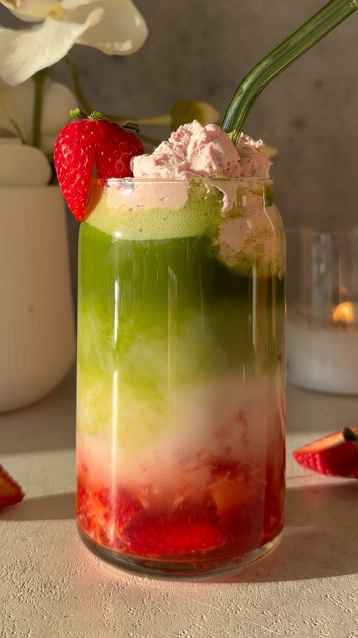 Instagram post by @littlekalegirl for Cocobella. Caption reads: Creamy and delicious @cocobella smoothie starter,....