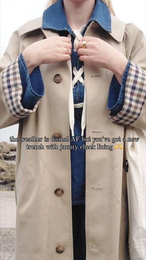 Instagram post by @ohegartysarah for Baum und Pferdgarten. Caption reads: [...] @sezane 
Jeans @skallstudio*
Top....