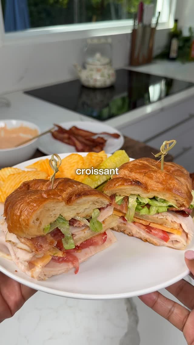 Instagram post by @themoodyfoody for Dietz & Watson. Caption reads: This is my beach/pool day favorite sando using....