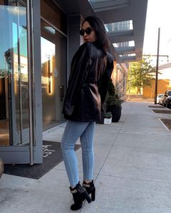 Instagram post by @yasminelzomor for ShoeDazzle. Caption reads: It’s the black leather for me 💥 @shoedazzle....