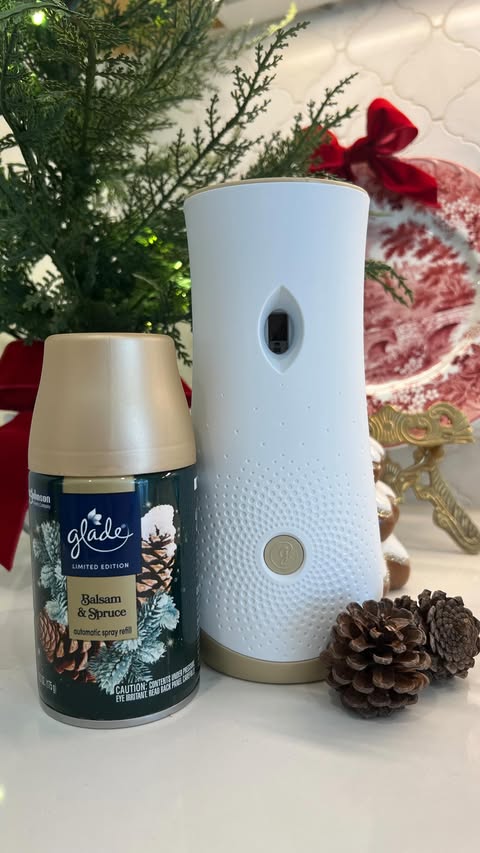 Instagram post by @southerntoatea for Glade. Caption reads: [...] scent is only made possible through Glade®’s....