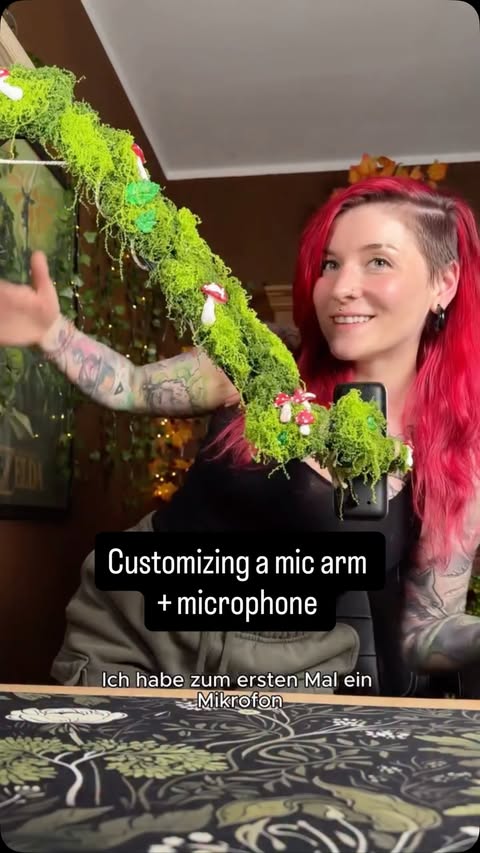 Instagram post by @laraya.ah for Elgato. Caption reads: [...] the wave:3 mk2 mic plus mic arm from....