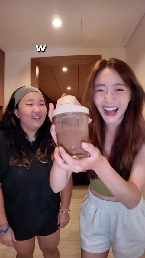 Instagram post by @qlyx for Milo Perú. Caption reads: omg MILO van taste at home?! it’s the same powder....