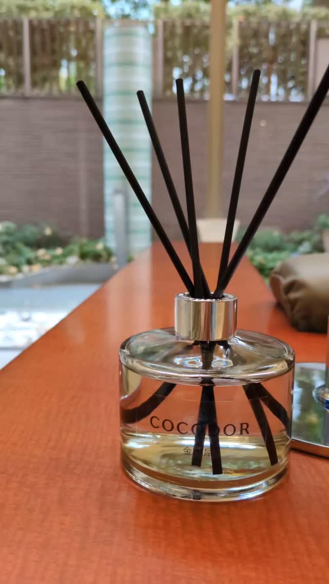 Instagram post by @fuyouu for Cocodor. Caption reads: 。 ｡.୨୧⌒⌒⌒⌒⌒⌒⌒⌒⌒⌒⌒⌒୨୧.｡ COCODOR｜ シグネチャーディフューザー....