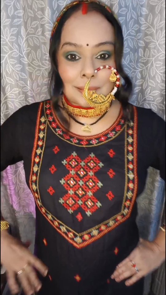 Instagram post by @bindikuki for AGARO Lifestyle. Caption reads: Gharwali function ho, toh look bhi hona chahiye....