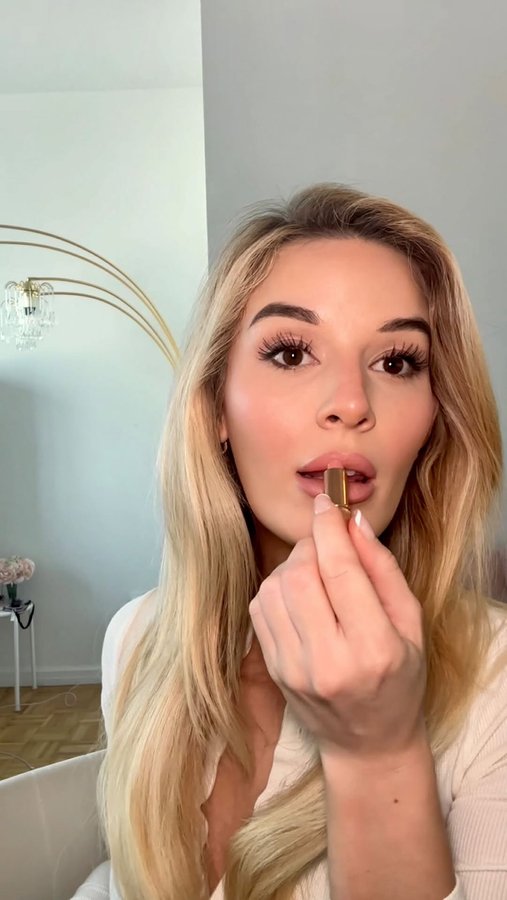 Instagram post by @taylorlaffey for Dermablend Pro. Caption reads: Get flawless with @dermablendpro, every single....