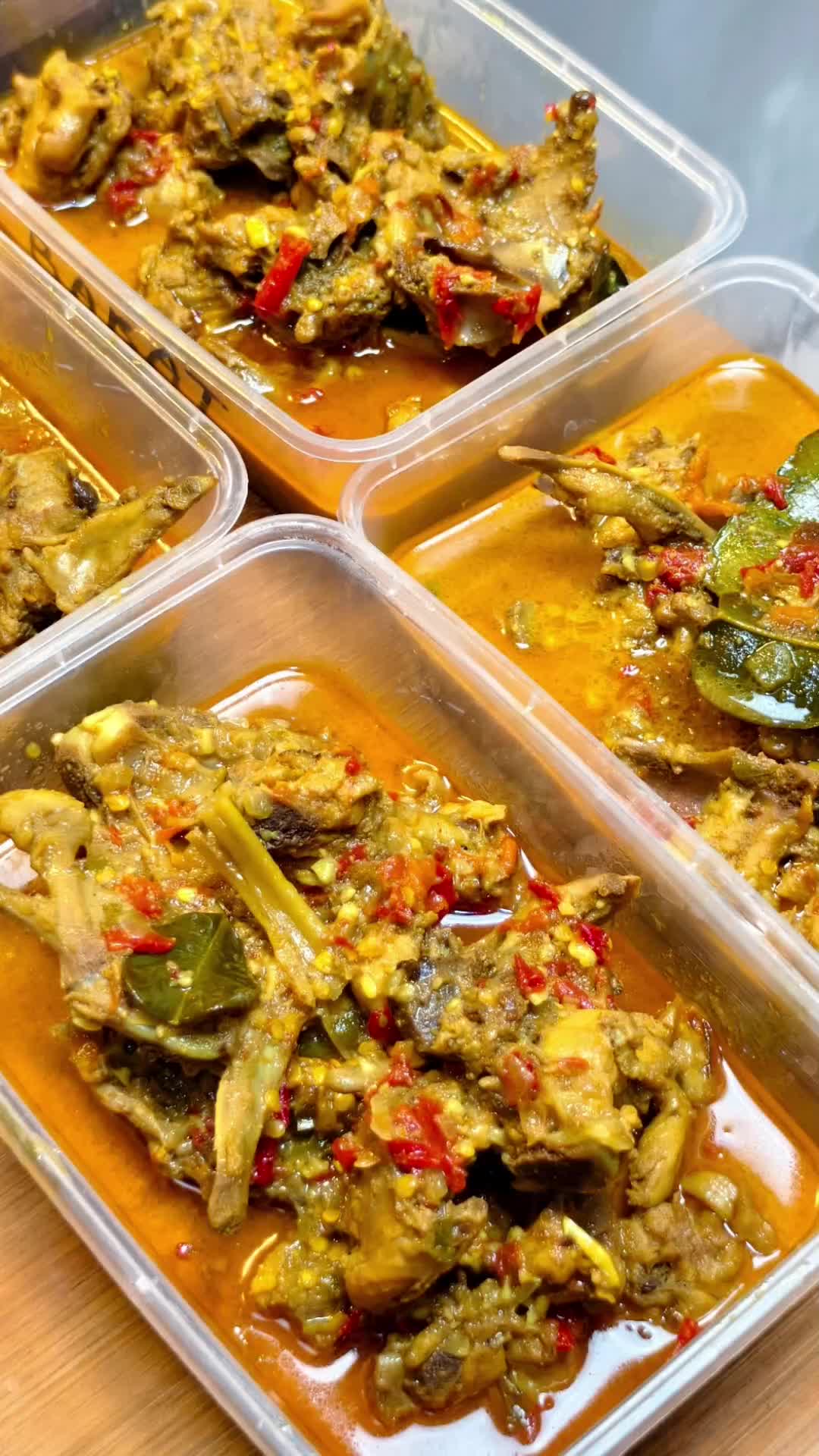 TikTok post by @alamaknur for idealifeonline. Caption reads: Ada gak yang suka tulangan ayam kayak aku, lebih....