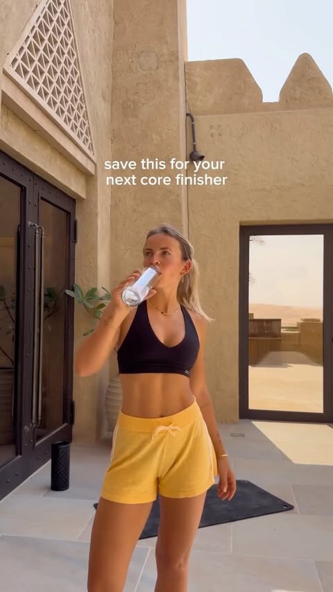 Instagram post by @amy.theoceangirl for Lorna Jane Active. Caption reads: [...] finisher wearing the cutest fit by....