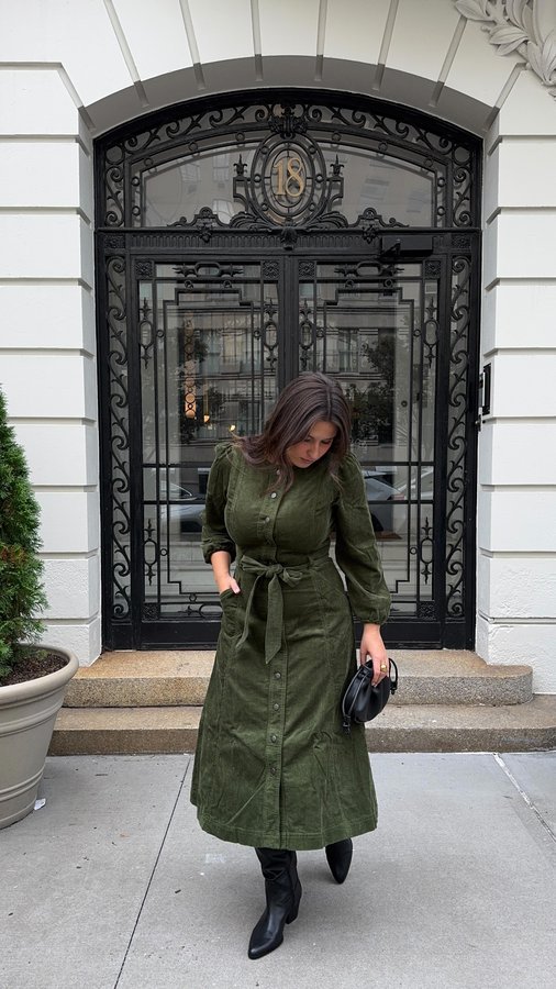 Instagram post by @hopeannwilliams for LOFT. Caption reads: fall is in session with @loft 🐎🍂 #LOFTPartner.