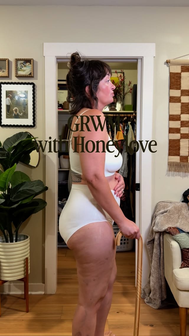 Instagram post by @midsizekimberlyanne for Honeylove. Caption reads: Fall layers hit different when the foundation....