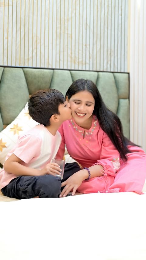 Instagram post by @star_yuvraj0007 for Mother Dairy. Caption reads: [...] bhi band!🛌🌙 @star_yuvraj0007 #MotherDairy....