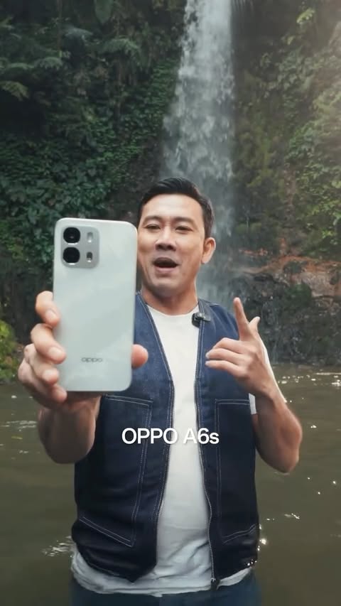 Instagram post by @sumargodenny for OPPO Indonesia. Caption reads: Sebutkan sebanyak mungkin keunggulan dari OPPO....