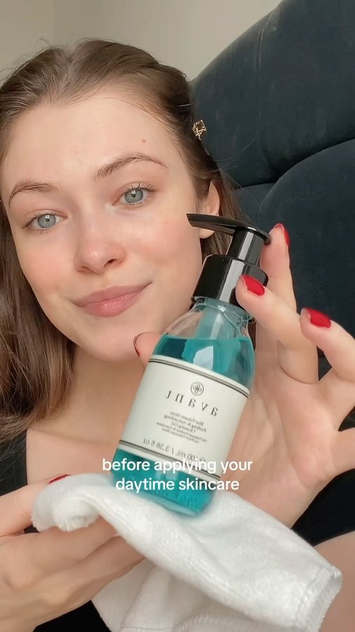 Instagram post by @loveanavictoria for Avant Skincare. Caption reads: How To Use @avantskincare Blue Volcanic Stone....