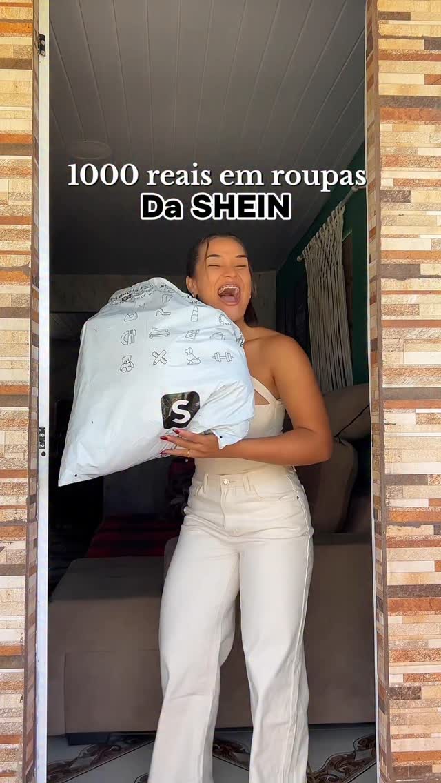 Instagram post by @souadannynha for Shein. Caption reads: Fique atento às novidades pesquisando e seguindo....